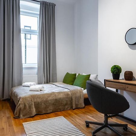 Stylish Designed Apartment In A Calm District Vienna Exterior photo